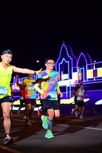 BIB: 1595, 240576
                            <button type="button" onclick="openModal(22866267)" class="btn btn-primary btn-sm float-right btn-popup" data-toggle="modal" data-target=".modal-high-quality">
                        <i class="fas fa-shopping-cart"></i> Add to Cart
                    </button>
                                            <button type="button" onclick="isThisMe(22866267, true)" class="btn btn-success btn-sm float-right btn-popup btn-isme hidden" data-toggle="tooltip" data-placement="bottom" title="นี่คือรูปของคุณใช่ไหม คลิกที่นี่เพื่อเอาเข้าอัลบั้ม">
                        <i class="fas fa-plus"></i> Add to album
                    </button>
                    <button type="button" onclick="isThisMe(22866267, false)" class="btn btn-warning btn-sm float-right btn-popup btn-isnotme hidden">
                        <i class="fas fa-ban"></i> Remove from album
                    </button>